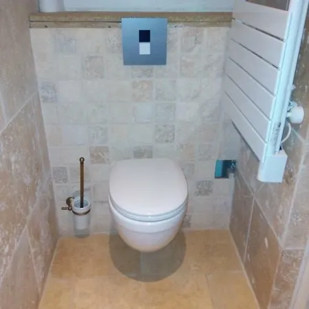 Duplex 8 Couchages 75 M2, Terrasse 12 M2 Dans Village Typique Heraultais Apartamento